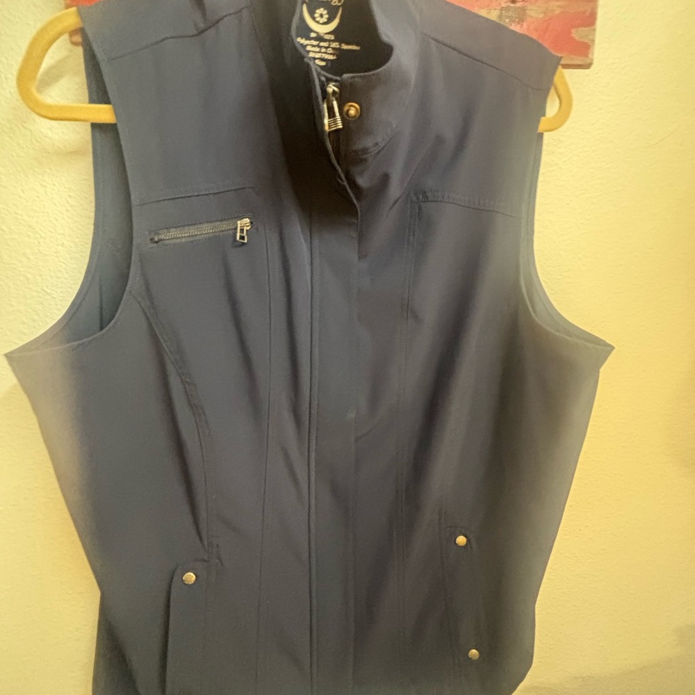 Chico's Zenergy Navy Vest - Picture 2 of 8